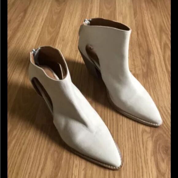 NWOB FREE PEOPLE Wilder Bootie White Suede Leather Women’s SIZE 38 EU 8 US - Picture 9 of 14